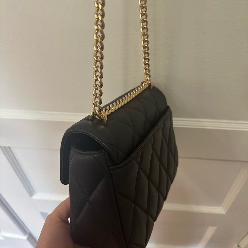 Kate Spade Quilted Black Shoulder Bag with Gold Chain - Picture 12 of 16